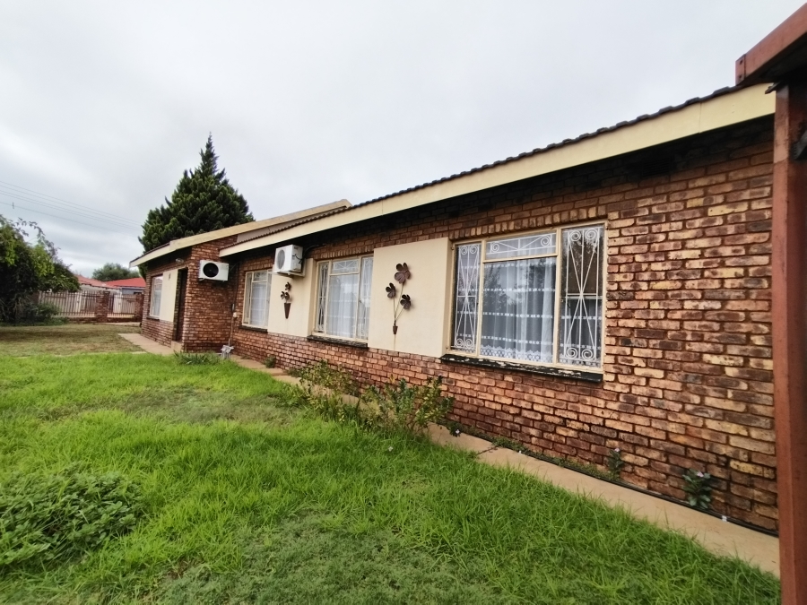 3 Bedroom Property for Sale in Warrenton Northern Cape
